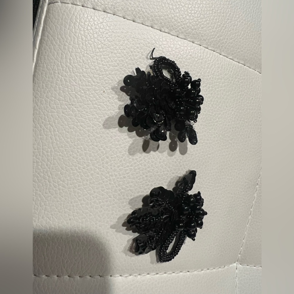 Black Bead Shoe Clips